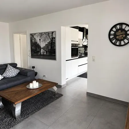 Moderne Zur Aussicht Mit Panorama-terrasse Apartment Schwalefeld