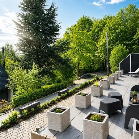 Moderne Zur Aussicht Mit Panorama-terrasse