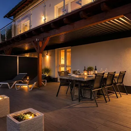 Moderne Zur Aussicht Mit Panorama-terrasse Schwalefeld