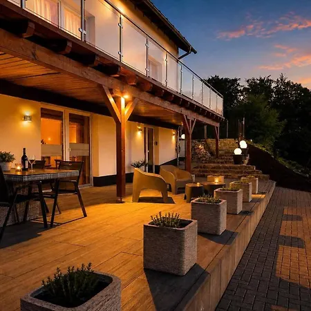 Moderne Zur Aussicht Mit Panorama-terrasse Apartment Schwalefeld