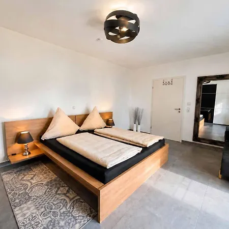 Moderne Zur Aussicht Mit Panorama-terrasse Apartment Schwalefeld