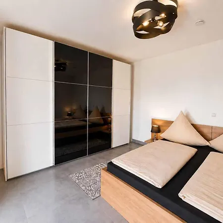 Moderne Zur Aussicht Mit Panorama-terrasse Apartment
