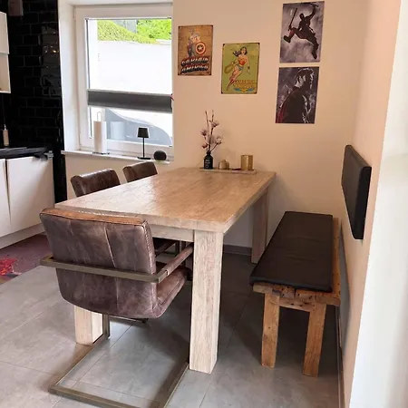 Moderne Zur Aussicht Mit Panorama-terrasse Apartment Schwalefeld