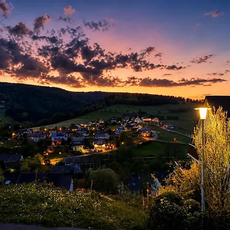 Moderne Zur Aussicht Mit Panorama-terrasse Apartment Schwalefeld